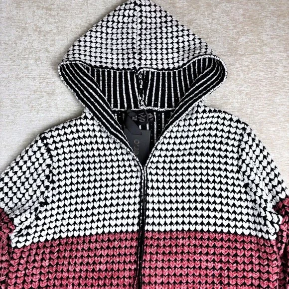 NWT Oliver.O Chenille Knit Hooded Cardigan Sweater Hearts Gray Pink White Sz M - Picture 2 of 9